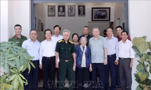 Chủ tịch nước Tô Lâm thăm gia đình có công với cách mạng tỉnh An Giang 