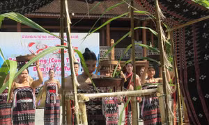 Độc đáo Lễ hội tấc ka coong