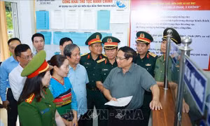 Thủ tướng Phạm Minh Chính kiểm tra Trung tâm Phục vụ hành chính công xã Bát Mọt (Thanh Hóa)
