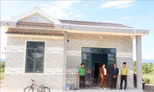 Nỗ lực để đồng bào vùng biên an cư trước thềm Xuân mới 