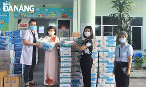 Chia sẻ yêu thương, chung tay phòng, chống dịch COVID-19