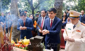 Dâng hương tưởng niệm các Vua Hùng trước thềm Xuân mới 