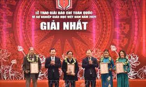 Trao Giải báo chí toàn quốc 'Vì sự nghiệp Giáo dục Việt Nam' năm 2021