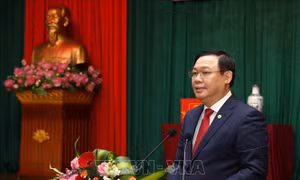 Phó Thủ tướng Vương Đình Huệ 'xông đất' Kho bạc Nhà nước