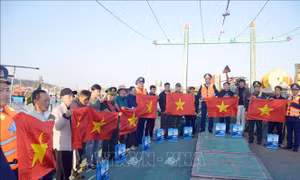 Tết sớm cùng quân và dân huyện đảo Bạch Long Vĩ