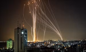 Xung đột Israel-Palestine: Hamas tiếp tục bắn nhiều rocket vào khu vực Tel Aviv