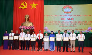 Biểu dương điển hình tiên tiến của MTTQ Việt Nam và các tổ chức chính trị - xã hội