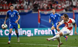 EURO 2024: Xác định cặp đấu đầu tiên vòng 1/8