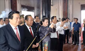 Chủ tịch Quốc hội dự Lễ kỷ niệm 110 năm ngày sinh đồng chí Nguyễn Hữu Thọ