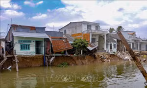 Đẩy nhanh thi công kè chống sạt lở sông Ô Môn - Rạch Tra