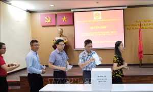 Đại sứ quán Việt Nam tại Thái Lan tổ chức quyên góp ủng hộ đồng bào miền Trung
