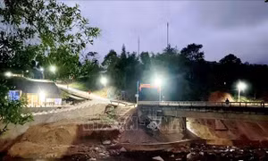 Bộ đội Biên phòng nỗ lực mang ánh sáng đến người dân vùng biên
