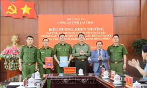 Biểu dương tập thể, cá nhân phá thành công chuyên án thu 9 bánh heroin