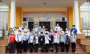 Tình nguyện viên tôn giáo tiếp tục lên đường hỗ trợ tuyến đầu chống dịch COVID-19
