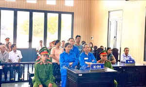 Năm bị cáo nhận án tù vì hành vi mua bán trẻ em qua biên giới