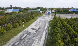 Đường gần 270 tỷ đồng ở Đồng Tháp hư hỏng nặng, tiềm ẩn nguy cơ tai nạn