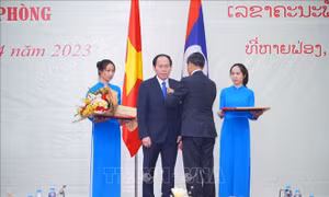 Đoàn đại biểu cấp cao Ủy ban Trung ương Mặt trận Lào xây dựng đất nước thăm, làm việc tại Hải Phòng