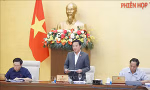 Cải cách tiền lương gắn với nâng cao chất lượng cán bộ, công chức