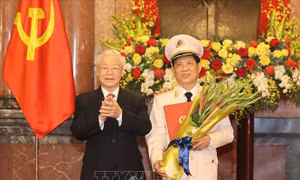 Tổng Bí thư, Chủ tịch nước trao Quyết định thăng quân hàm Thượng tướng cho Thứ trưởng Bộ Công an