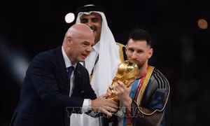 Xích lại gần nhau theo nhịp bóng lăn World Cup 2022