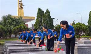 Tuổi trẻ cả nước thắp nến tri ân các Anh hùng liệt sỹ