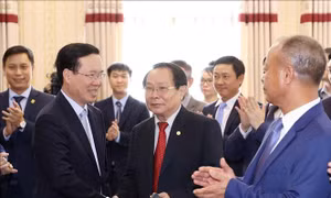 Chủ tịch nước Võ Văn Thưởng thăm Đại sứ quán và cộng đồng người Việt tại Lào