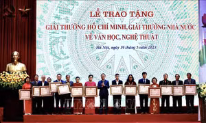 Tổ quốc, nhân dân đang rất cần sự dấn thân, lòng dũng cảm của văn nghệ sỹ