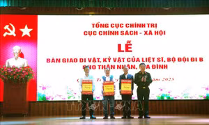 Bàn giao di vật của ba liệt sỹ cho thân nhân tại Quảng Trị