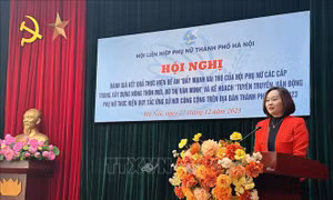 Vận động phụ nữ Thủ đô thực hiện hiệu quả việc phân loại rác, xử lý rơm rạ