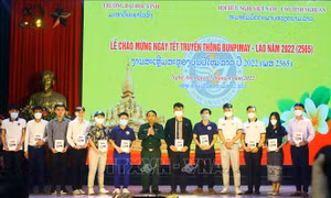 Sinh viên Lào đón Tết cổ truyền tại Trường Đại học Vinh