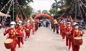 Thành phố Móng Cái vừa chống bão vừa tổ chức an toàn lễ hội truyền thống