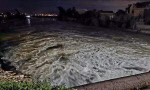 Bão số 1 đi vào khu vực bờ biển Móng Cái (Quảng Ninh), đề phòng gió mạnh, mưa lớn, lũ quét và sạt lở