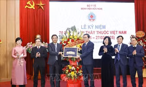 Chủ tịch Quốc hội dự Lễ kỷ niệm 70 năm Ngày Thầy thuốc Việt Nam tại Bệnh viện Hữu Nghị