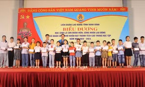 Ninh Bình: Biểu dương 256 học sinh có hoàn cảnh khó khăn