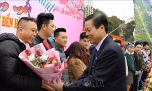 Hà Giang đón những du khách 'xông đất' đầu tiên 