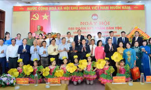Chủ tịch Quốc hội Vương Đình Huệ dự Ngày hội Đại đoàn kết toàn dân tộc tại phường Quán Thánh, Hà Nội