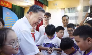 Tổng Bí thư Tô Lâm thăm hai trường học chuyên biệt tại Hà Nội