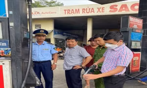  Phạt gần 885 triệu đồng đối với doanh nghiệp bán xăng kém chất lượng