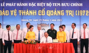 Chủ tịch nước dâng hương các Anh hùng liệt sĩ tại Thành cổ Quảng Trị 