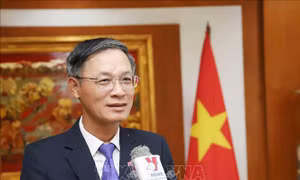 Lan tỏa tình yêu tiếng Việt ở đất nước Triệu Voi