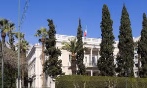 Xe của Đại sứ quán Italy tại Athens bị đánh bom