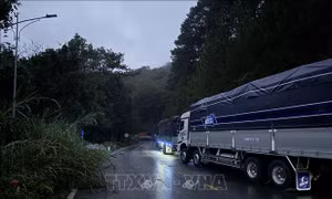 Đèo Prenn sạt lở, các phương tiện vào Đà Lạt theo 3 con đèo khác