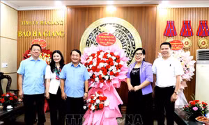 Xây dựng nền báo chí hiện đại, chuyên nghiệp, nhân văn