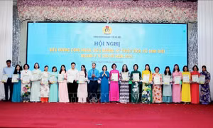 Tháng Công nhân 2024: Biểu dương 182 cán bộ, nhân viên y tế giỏi của Thủ đô