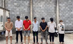 Bắt 7 đối tượng cá độ bóng đá