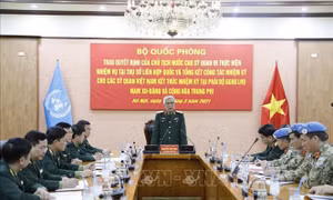 Trao quyết định cho sĩ quan Việt Nam đi thực hiện nhiệm vụ tại Trụ sở Liên hợp quốc