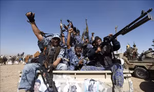 Houthi dọa tấn công mọi tàu hướng đến Israel, không chỉ ở phạm vi Biển Đỏ