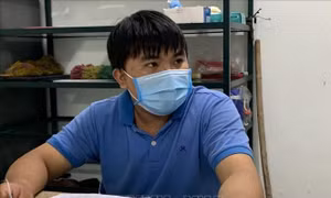 Tạm giữ 2 đối tượng làm giả đơn hàng chiếm đoạt gần 1 tỷ đồng