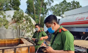 Vụ tái chế dầu DO giả ở Bà Rịa-Vũng Tàu: Tạm đình chỉ công tác Bí thư và Chủ tịch xã