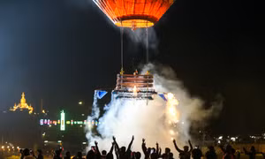 Lễ hội ánh sáng Tazaungdaing trở lại lung linh tại Myanmar